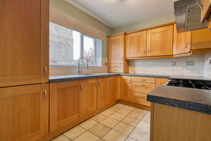 Kitchen- click for photo gallery